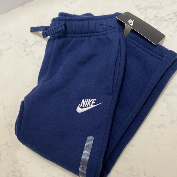 ✨NIKE✨NWT KIDS SWEATPANTS ✨SIZE S✨ - Picture 2 of 6